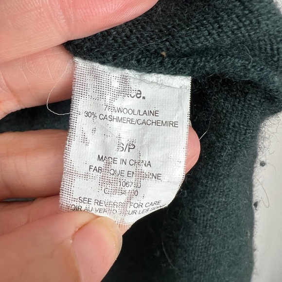 Elegant Green Cashmere Women's Sweater - Picture 5 of 9